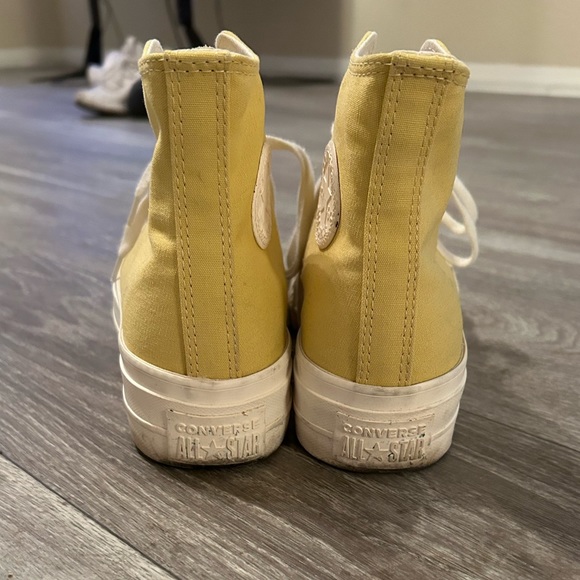 Yellow Platform Converse - Picture 4 of 7
